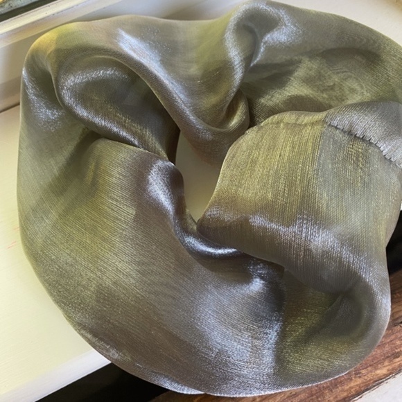 Anthropologie Chiffon Grey Shimmer Large Scrunchie - Picture 3 of 3